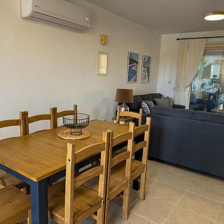 Royal-Seacrest Oasis, Pool-Side Apartamento Pafos Exterior foto