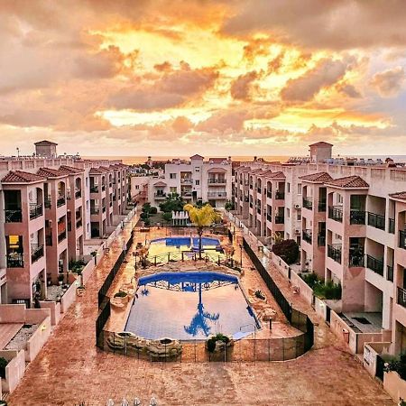 Royal-Seacrest Oasis, Pool-Side Apartamento Pafos Exterior foto