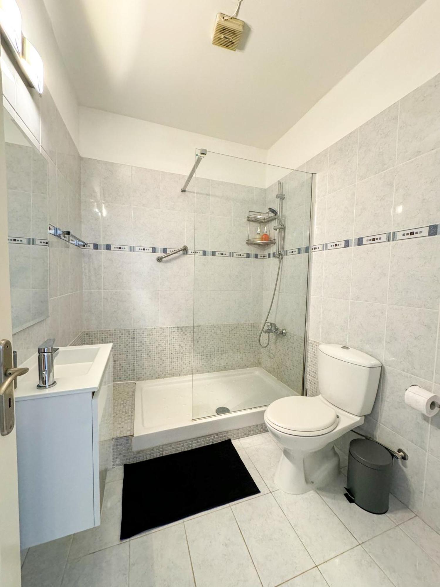Royal-Seacrest Oasis, Pool-Side Apartamento Pafos Exterior foto