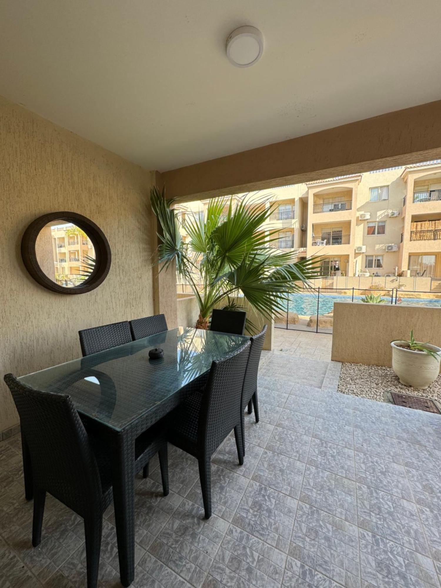 Royal-Seacrest Oasis, Pool-Side Apartamento Pafos Exterior foto
