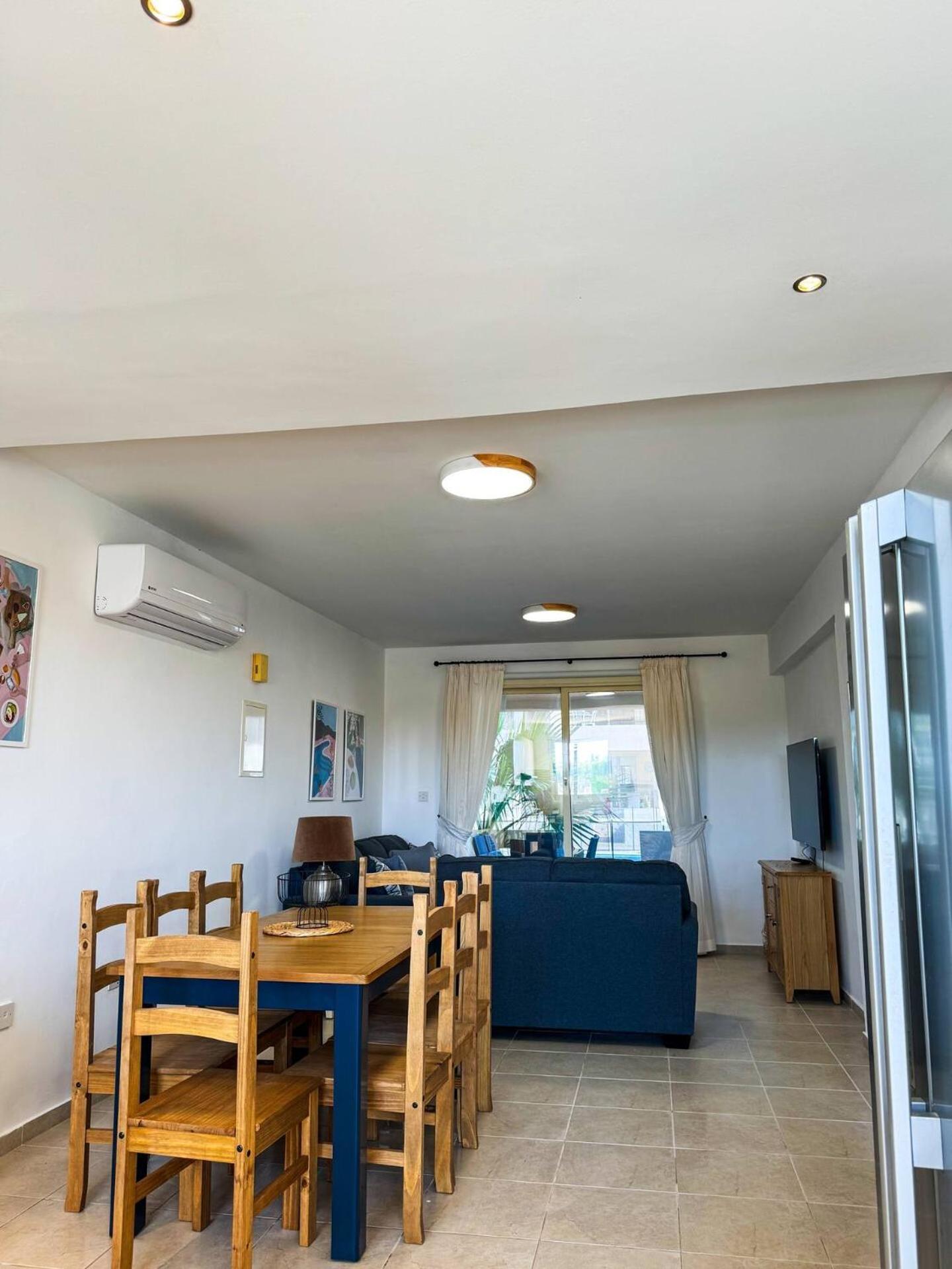 Royal-Seacrest Oasis, Pool-Side Apartamento Pafos Exterior foto