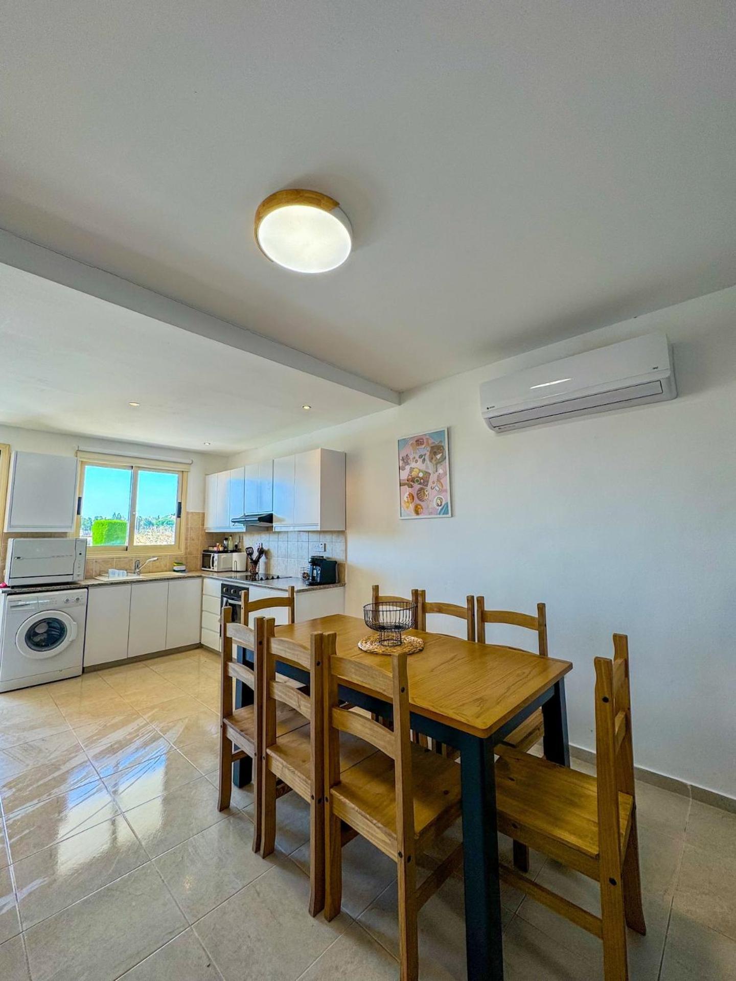 Royal-Seacrest Oasis, Pool-Side Apartamento Pafos Exterior foto