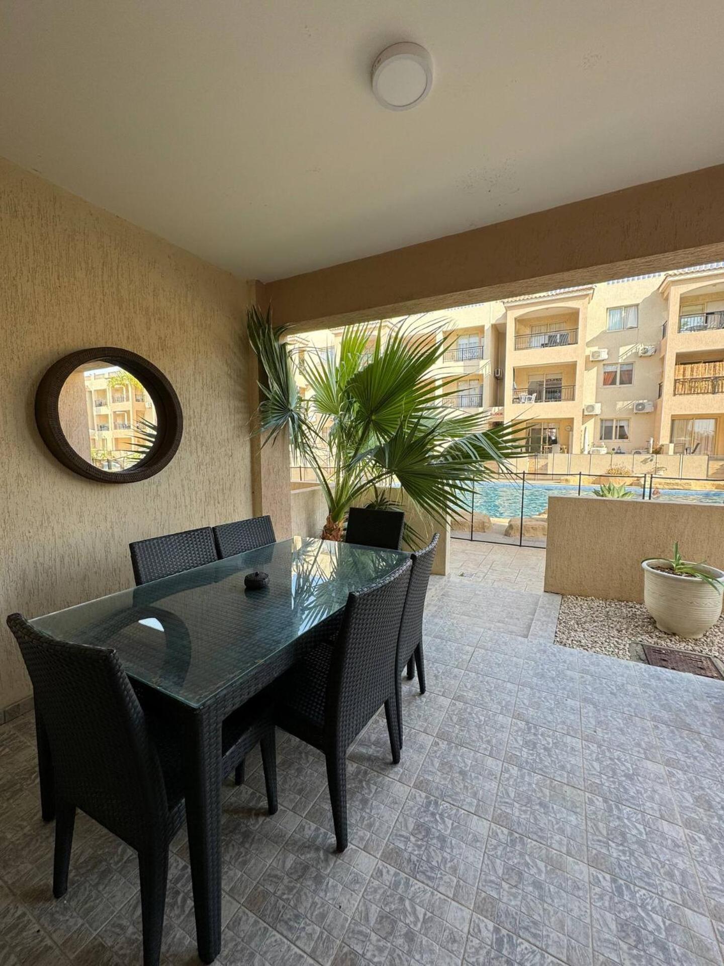 Royal-Seacrest Oasis, Pool-Side Apartamento Pafos Exterior foto